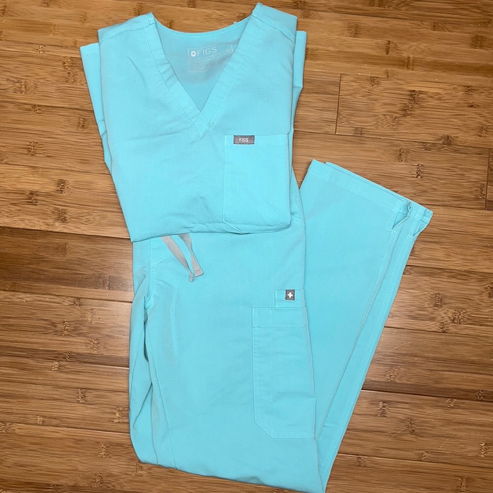Figs scrubs